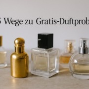 Elegante Parfumflakons auf hellem Hintergrund – fotorealistische Darstellung für Artikel über Gratis-Duftproben und kostenlose Parfumproben.